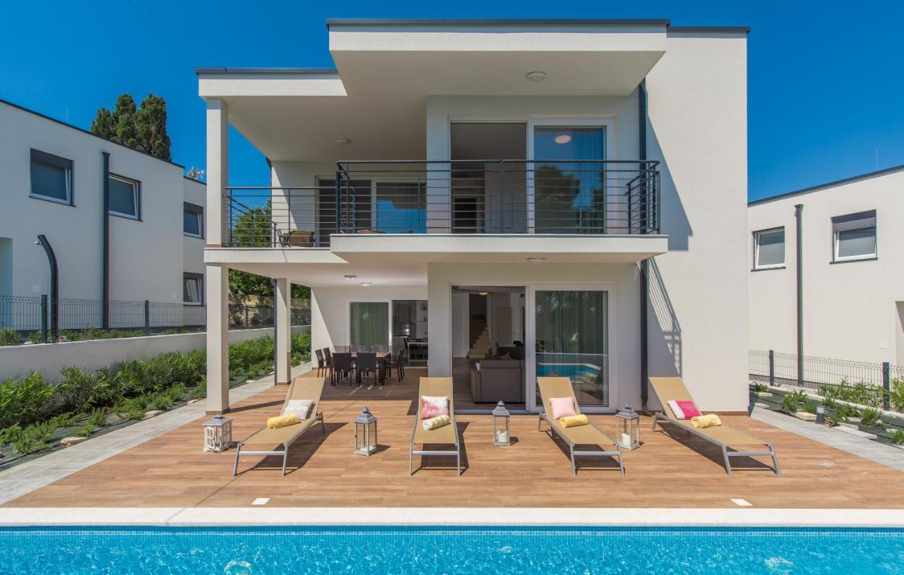 Vila Paliska Pula Exterior photo